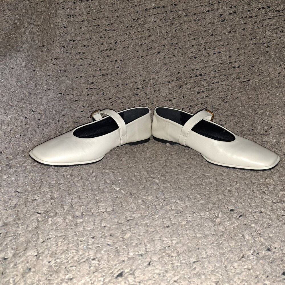 Massimo Dutti Cream Mary Jane Flats with Gold Buckle - Picture 4 of 8